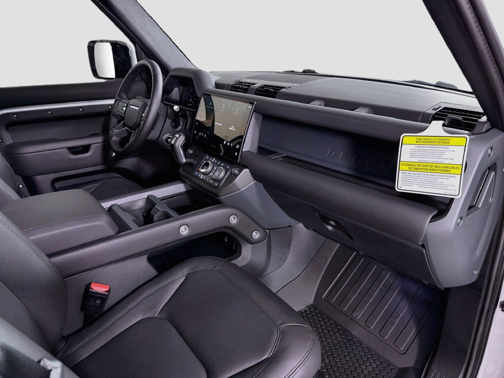 New 2026 Land Rover Defender 110 X-Dynamic SE AWD/4WD image 32