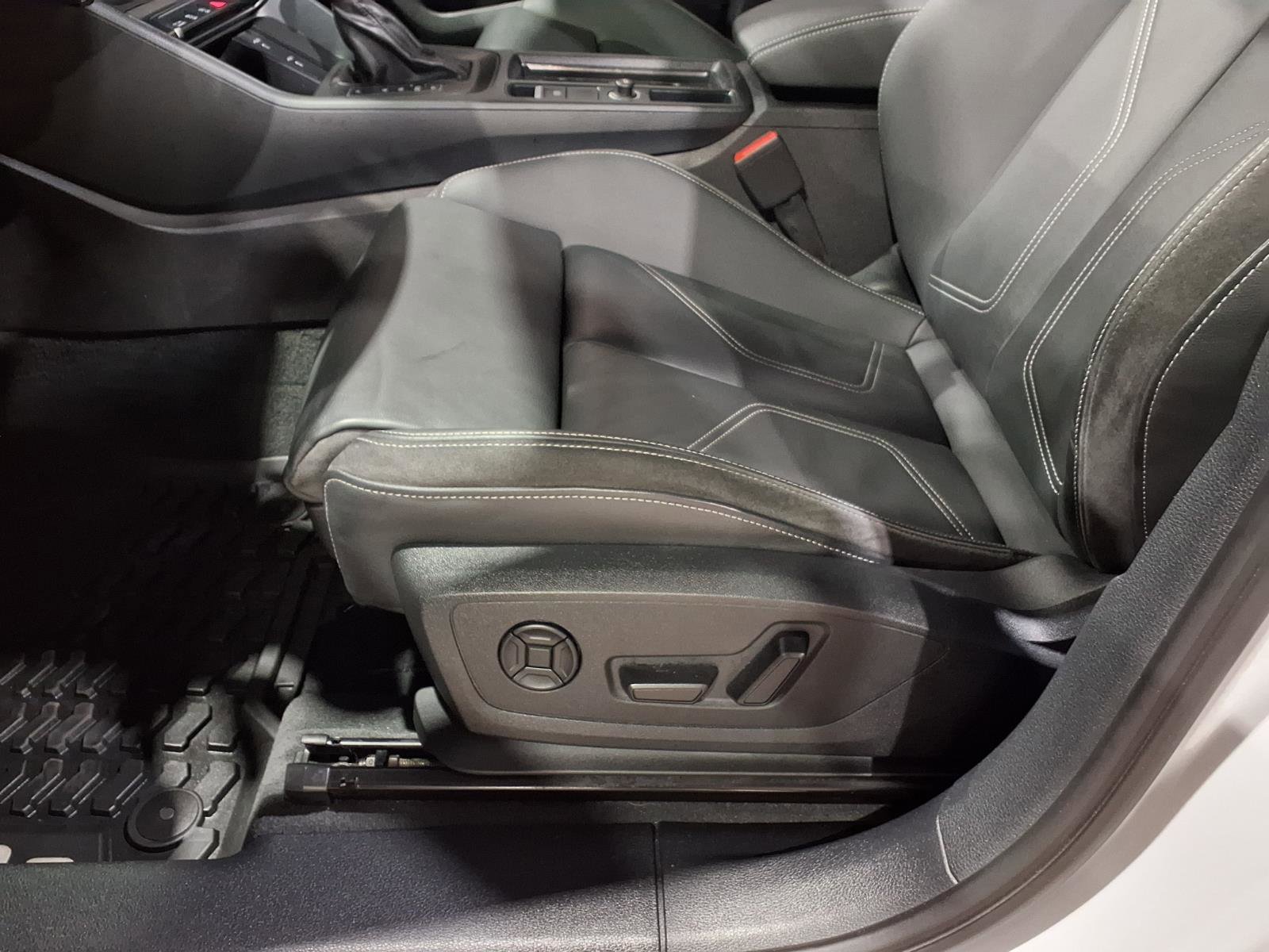 Used 2022 Audi Q3 2.0T Premium AWD/4WD image 16