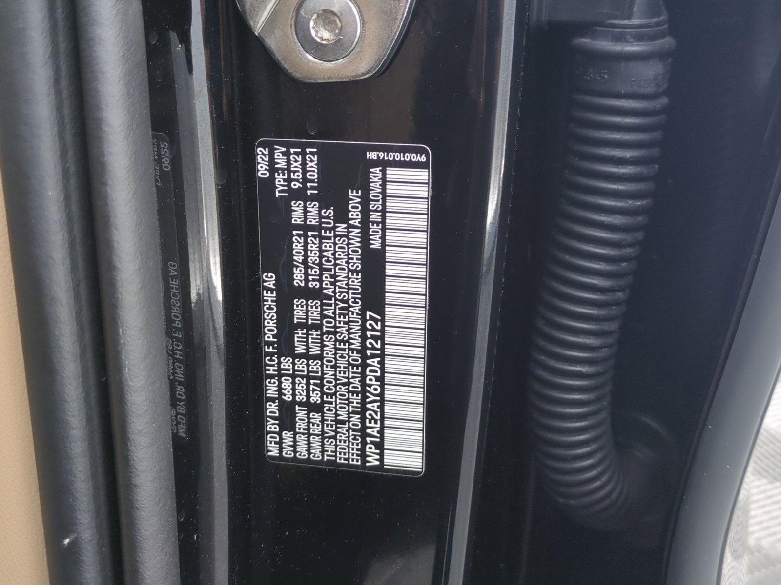 Certified 2023 Porsche Cayenne E-Hybrid image 29