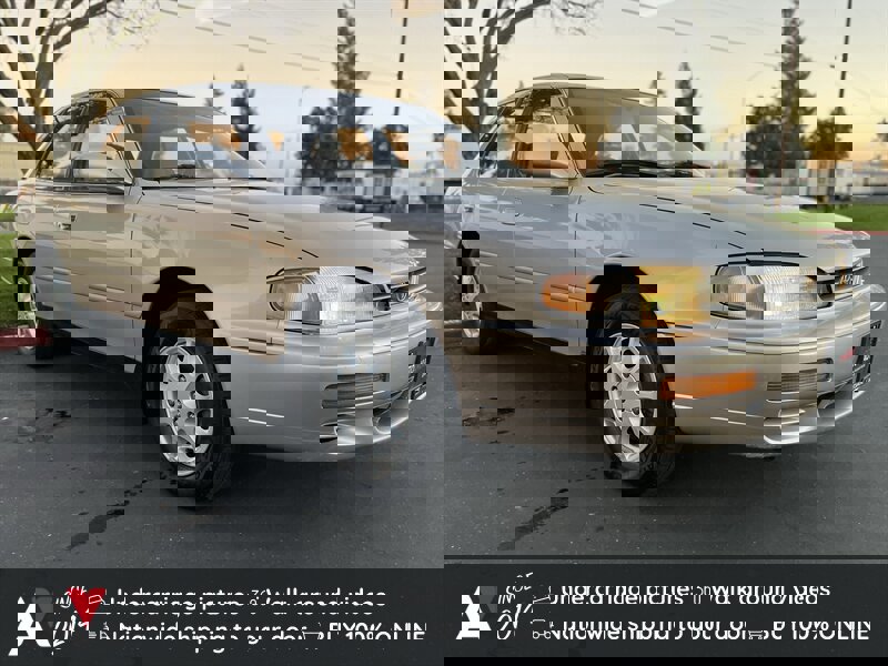 Used 1995 Toyota Camry XLE image 1