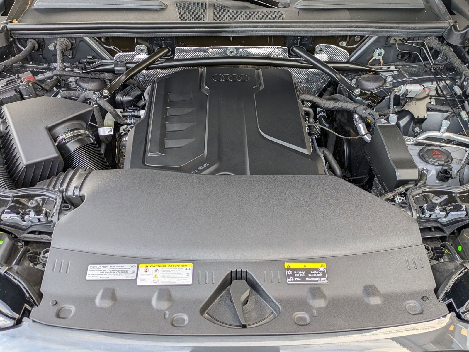 Used 2025 Audi Q5 Premium w/ Convenience Package image 23