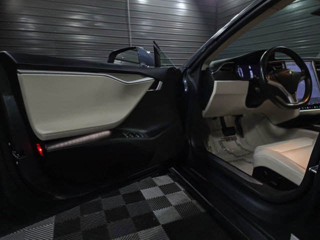 Used 2017 Tesla Model S 100D image 33