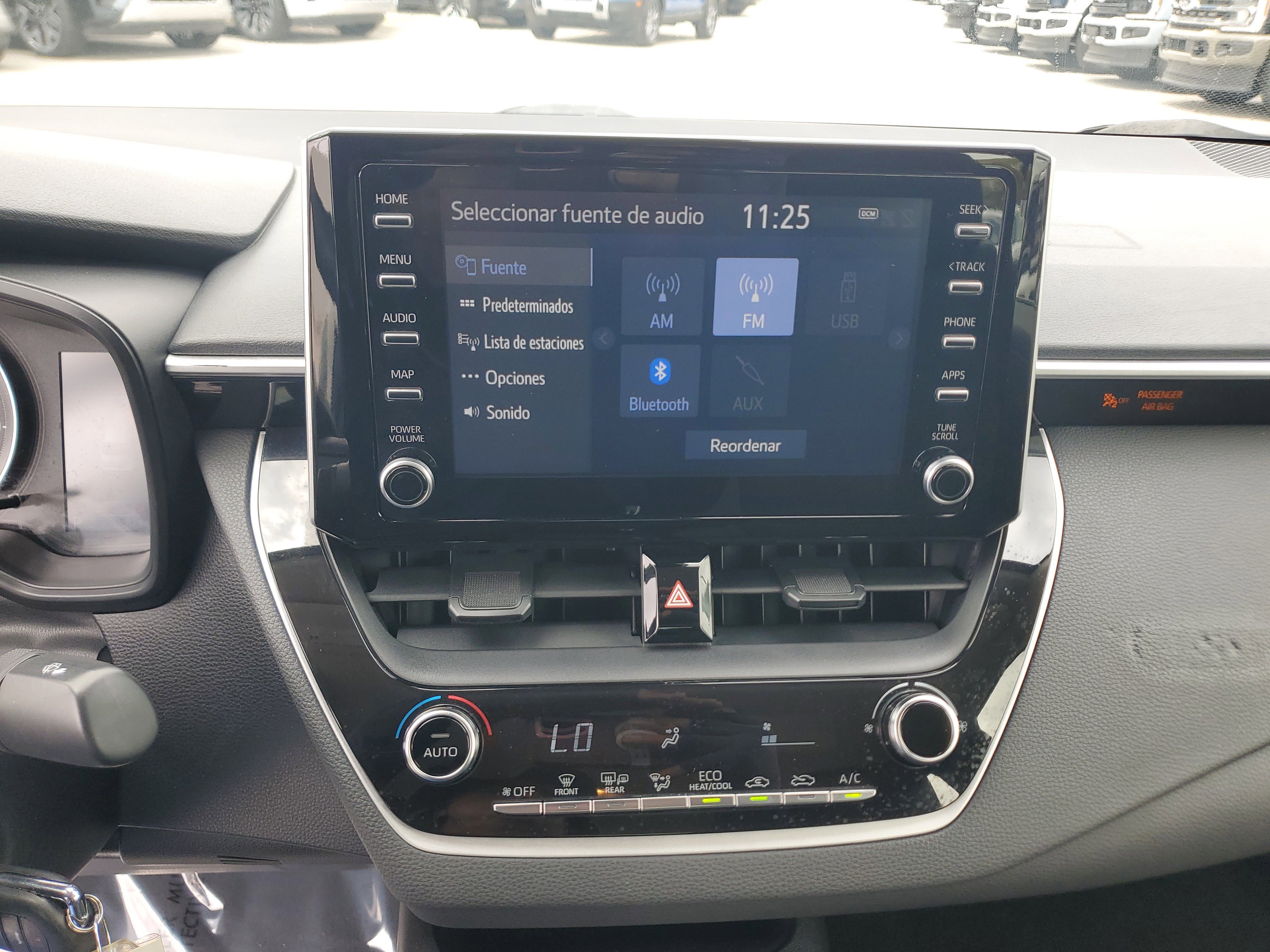 Used 2020 Toyota Corolla LE image 27