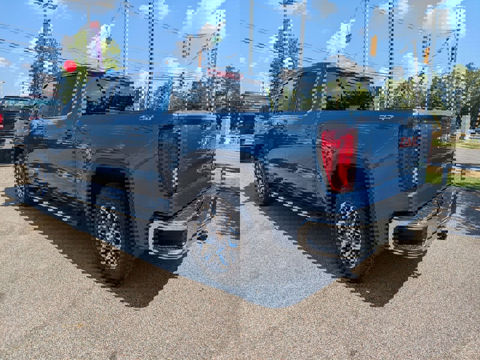 New 2024 GMC Sierra 1500 SLE w/ Preferred Package image 3