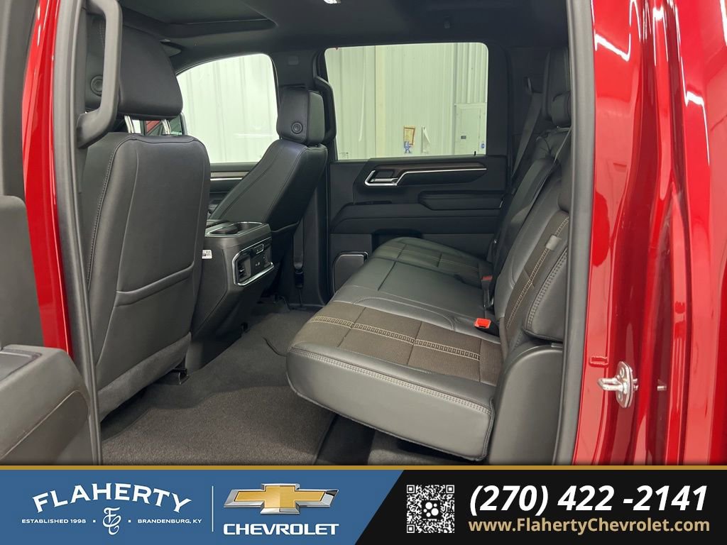Used 2025 Chevrolet Silverado 3500 High Country w/ Technology Package image 11