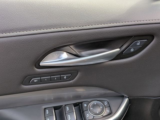 Used 2025 Cadillac XT4 Premium Luxury FWD image 13
