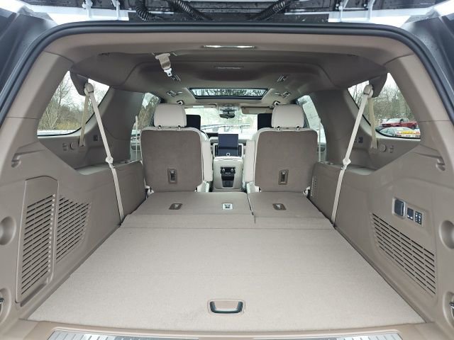 New 2026 GMC Yukon XL Denali w/ Denali Reserve Package image 17