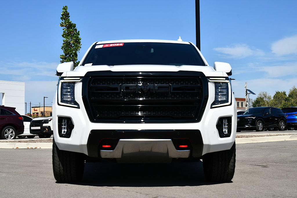 Used 2024 GMC Yukon AT4 w/ AT4 Premium Package AWD/4WD image 2