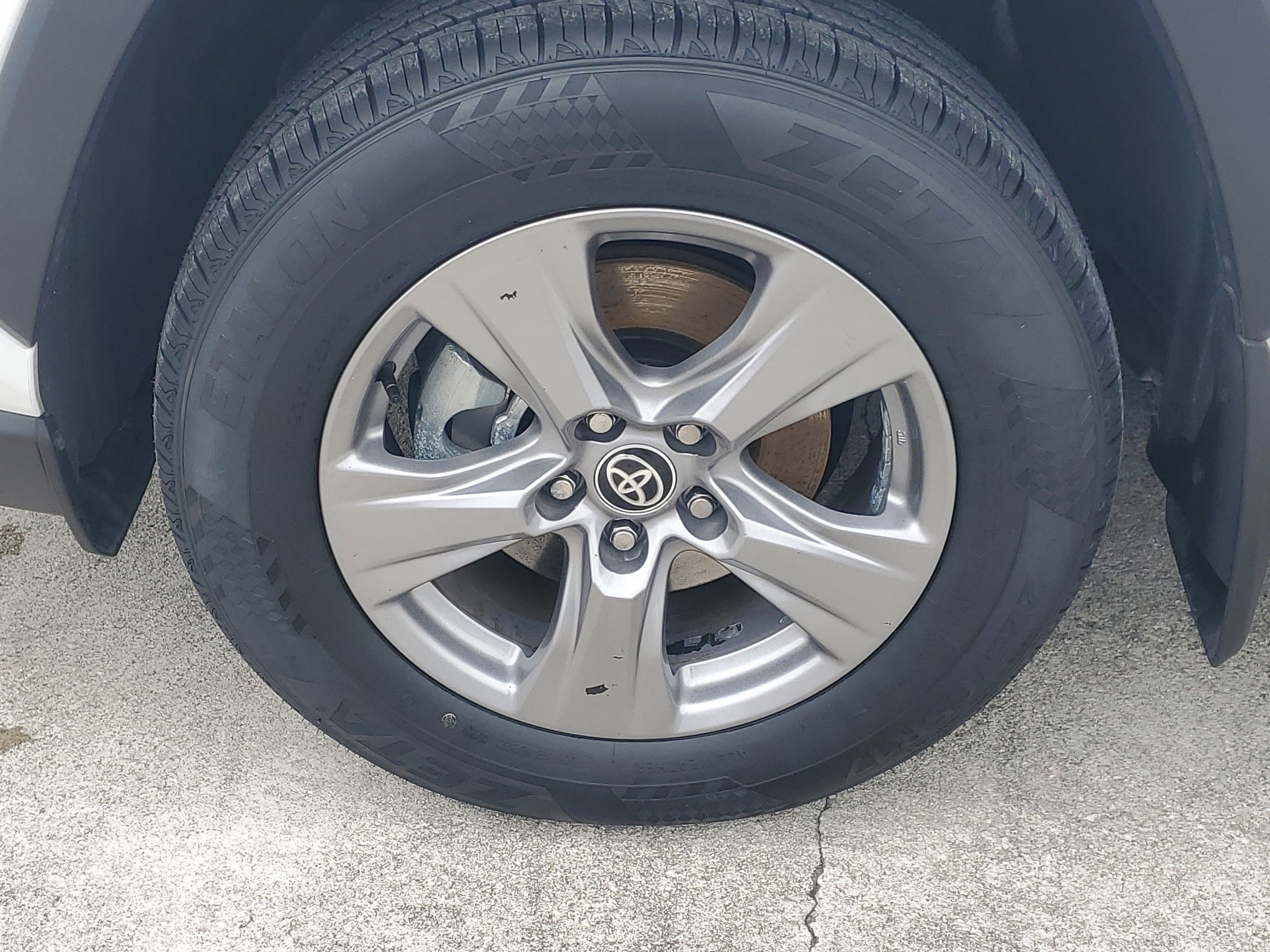 Used 2024 Toyota RAV4 XLE image 5