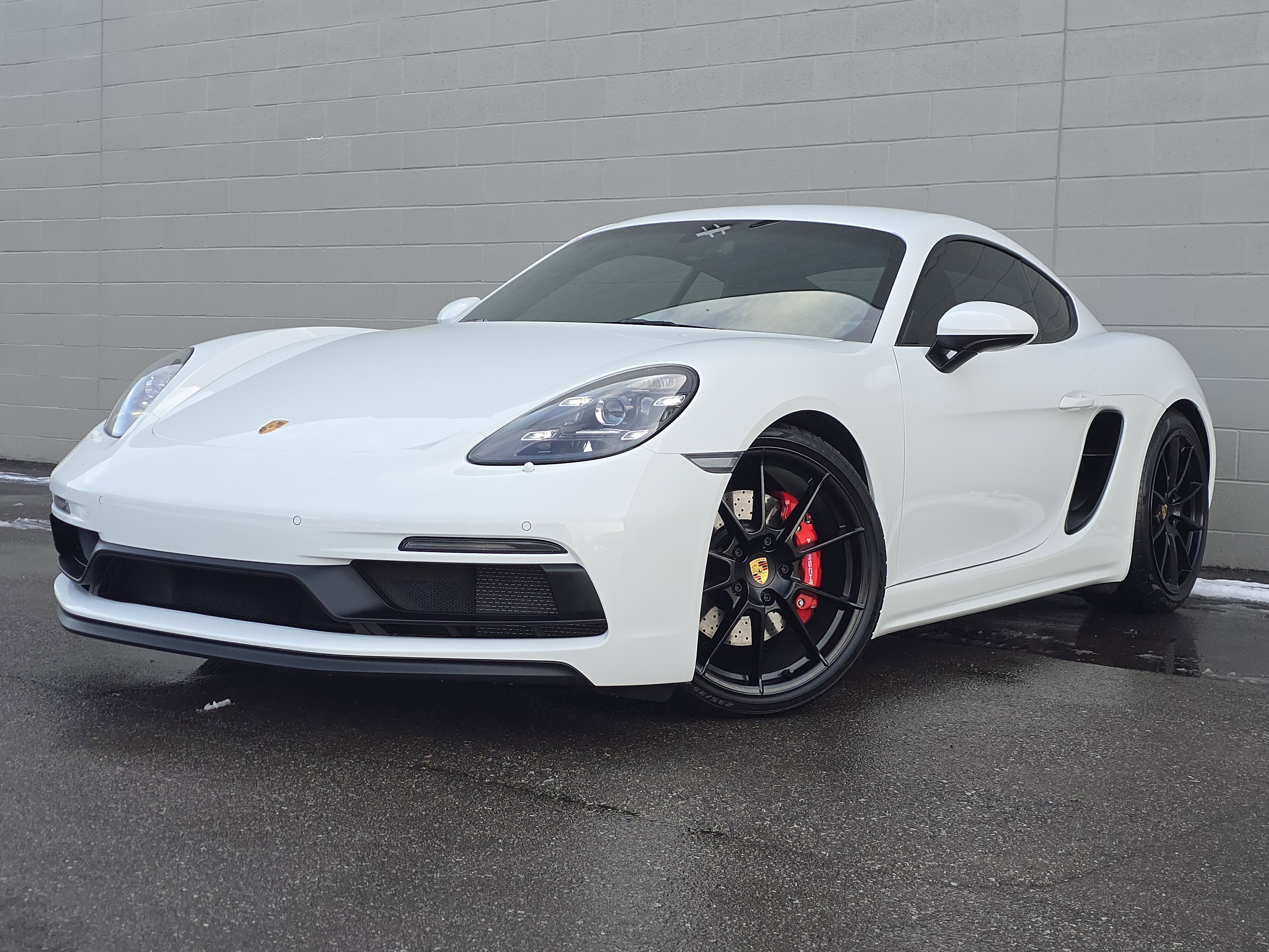 Certified 2025 Porsche 718 Cayman GT4 image 1