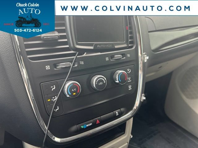 Used 2012 Dodge Grand Caravan American Value Package FWD image 19