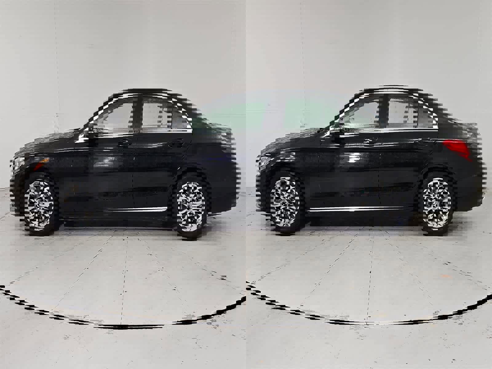 Used 2017 Mercedes-Benz C 300 Sedan image 3