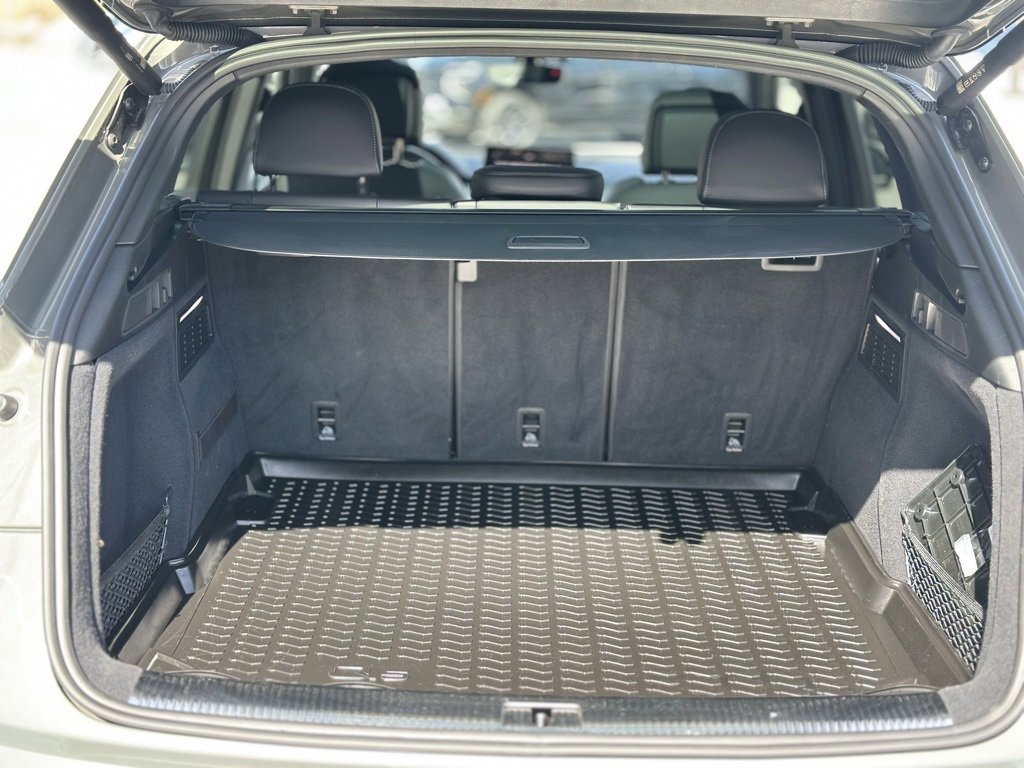 Used 2023 Audi SQ5 Prestige w/ Prestige Package image 6