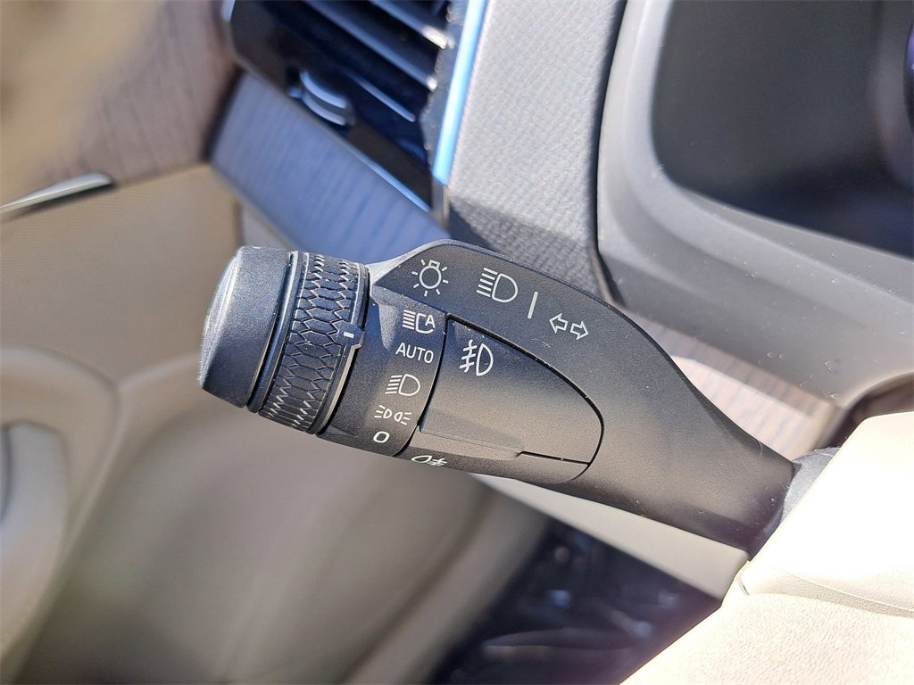 Used 2023 Volvo XC90 B6 Plus w/ Protection Package Premier image 9