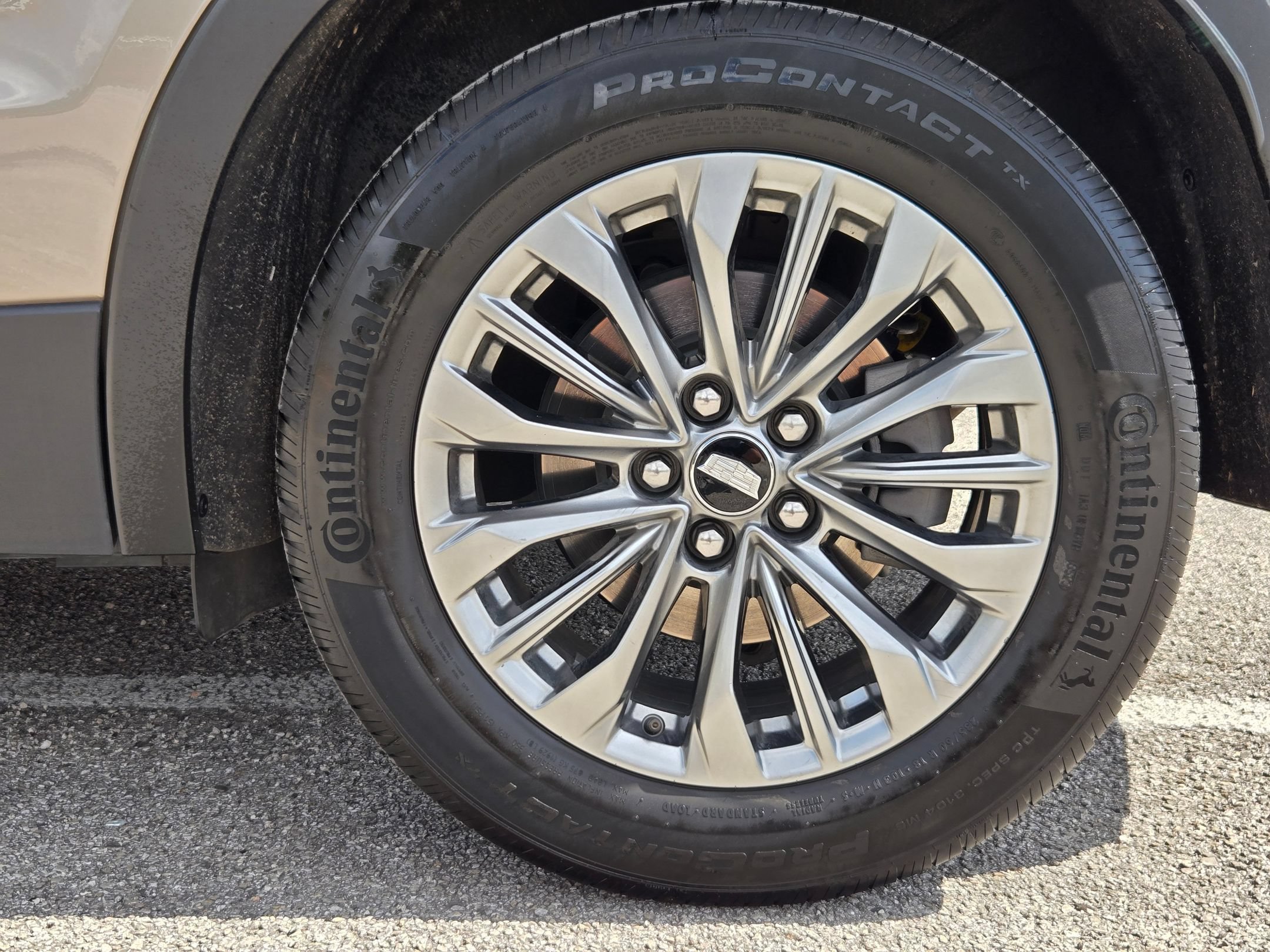 Used 2024 Cadillac XT4 Premium Luxury FWD image 32