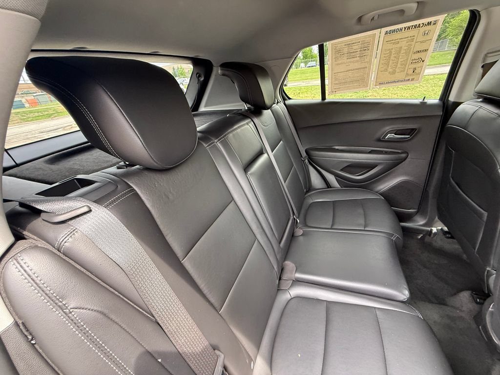 Used 2018 Chevrolet Trax Premier w/ Midnight Edition FWD image 34
