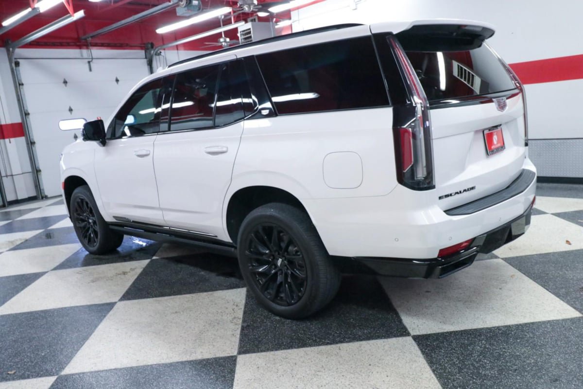 Used 2023 Cadillac Escalade Sport Platinum w/ LPO, ONYX Package AWD/4WD image 6