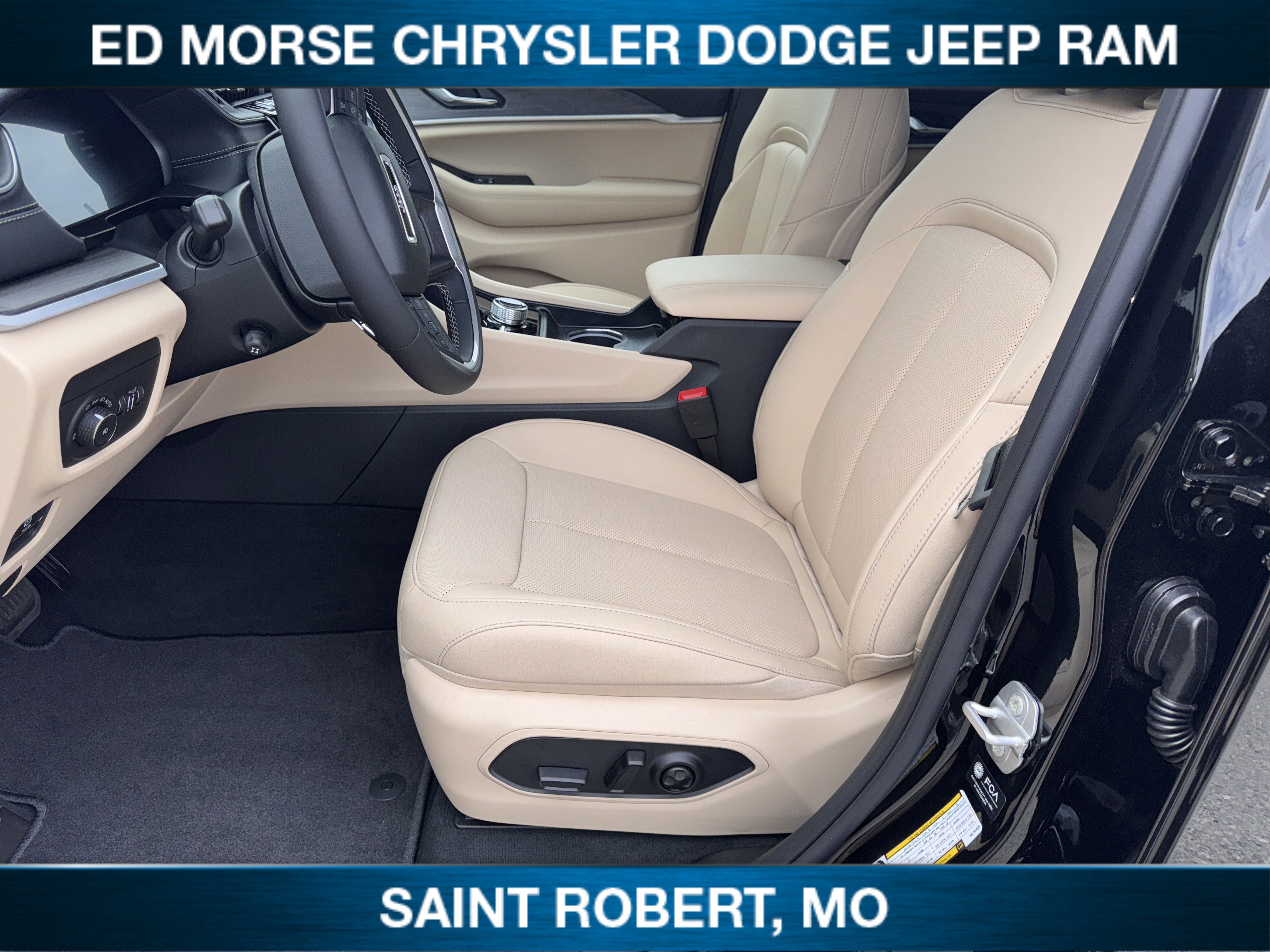 New 2025 Jeep Grand Cherokee L Limited w/ Luxury Tech Group II image 30