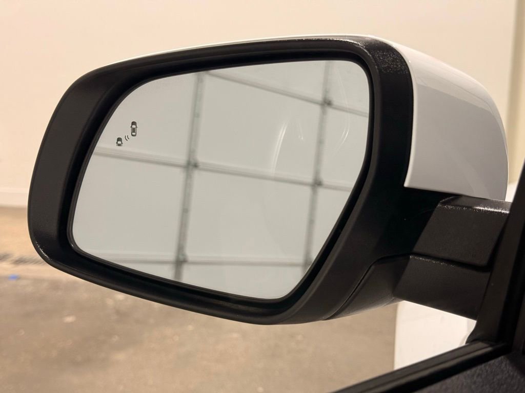 Used 2025 Hyundai Venue SEL FWD image 12