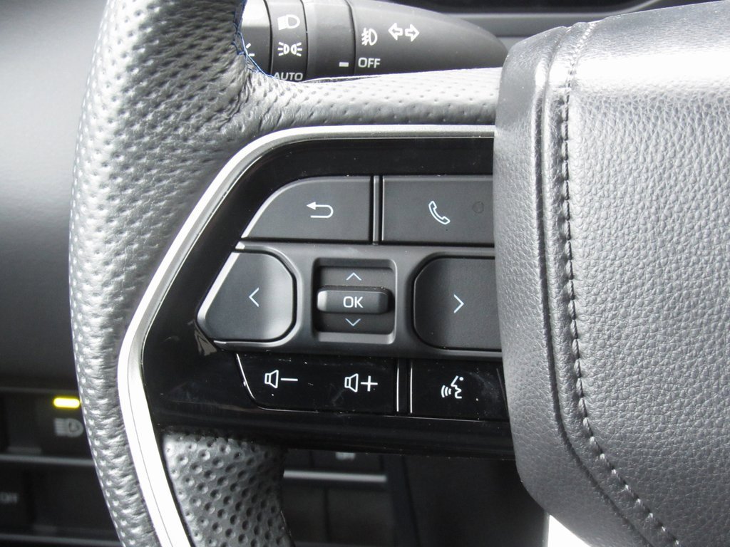 Certified 2025 Toyota Sequoia Platinum image 31