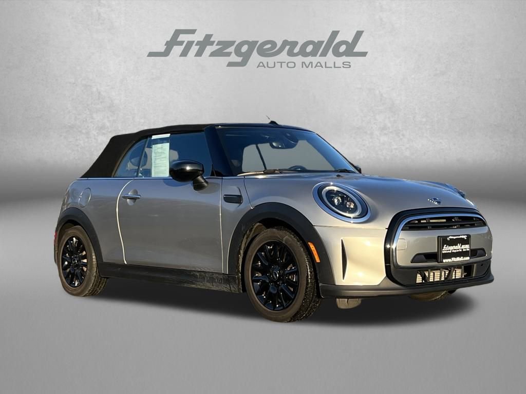 Used 2023 MINI Cooper Classic w/ Signature Upholstery Package image 1
