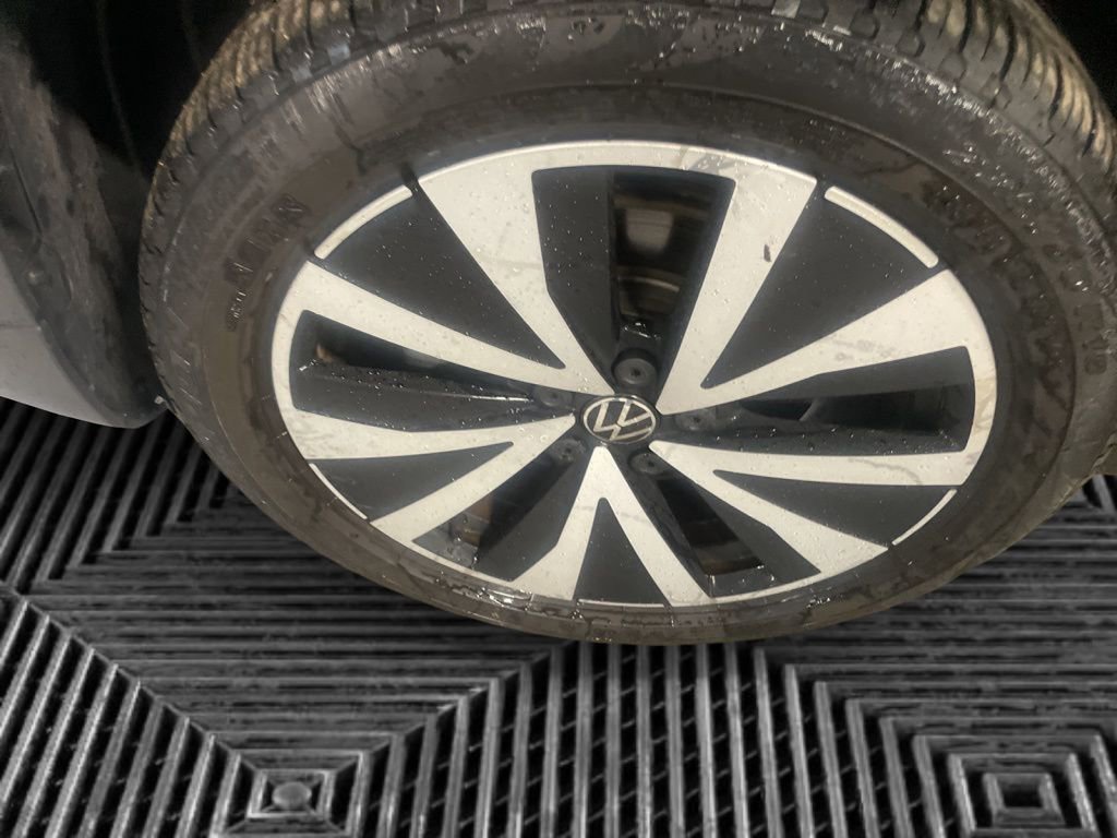 Used 2022 Volkswagen Taos SE image 32