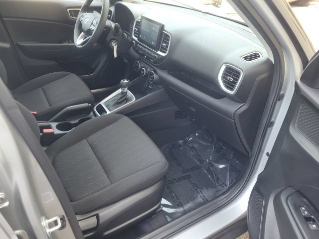 Used 2020 Hyundai Venue SE FWD image 11