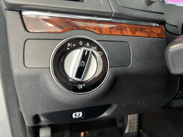 Used 2010 Mercedes-Benz E 550 Coupe image 24