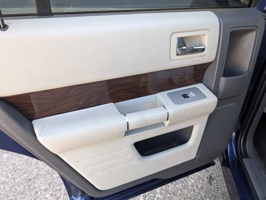 Used 2011 Ford Flex SEL w/ Rapid Spec Order Code image 30