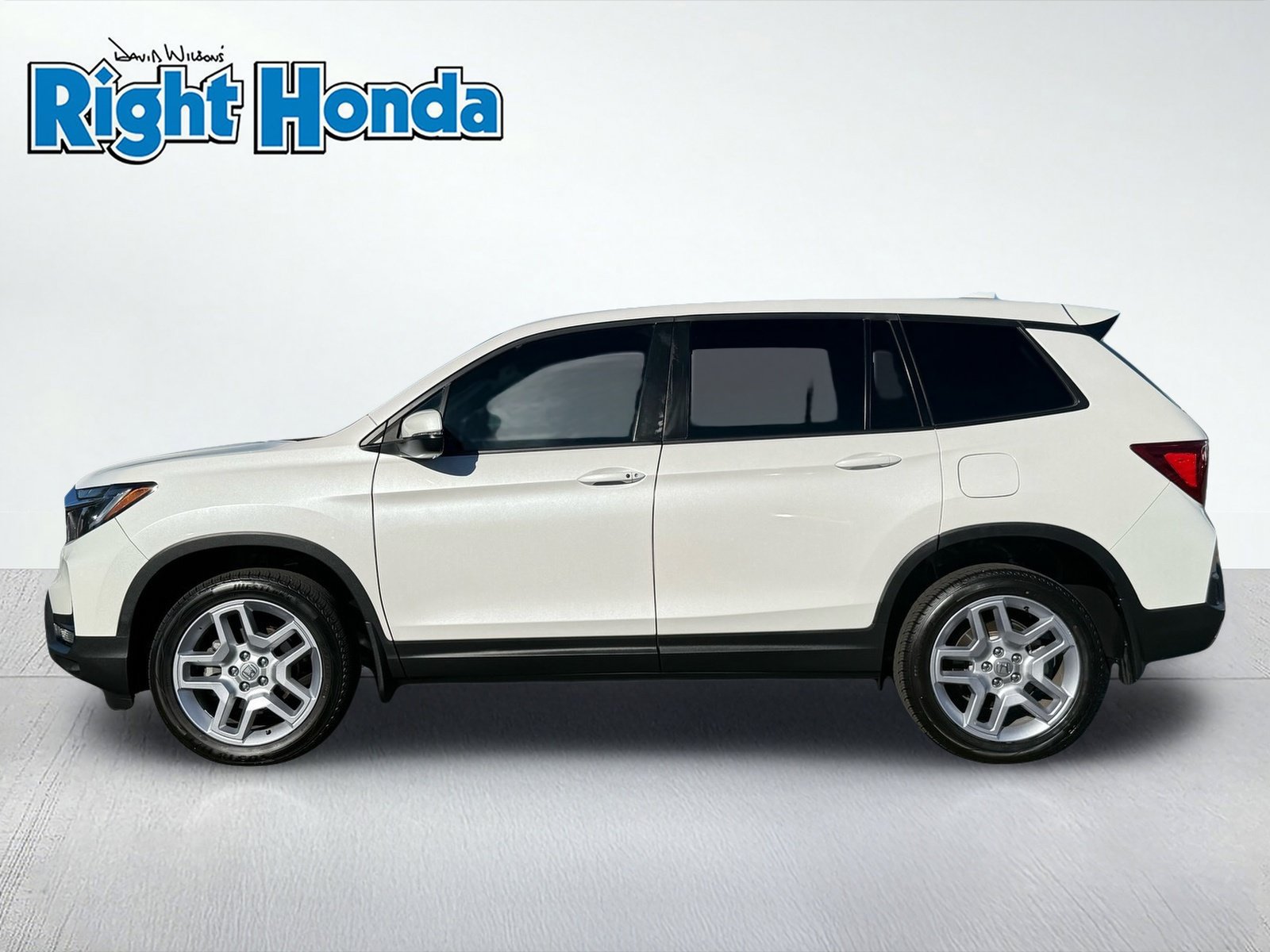 Used 2024 Honda Passport EX-L image 4