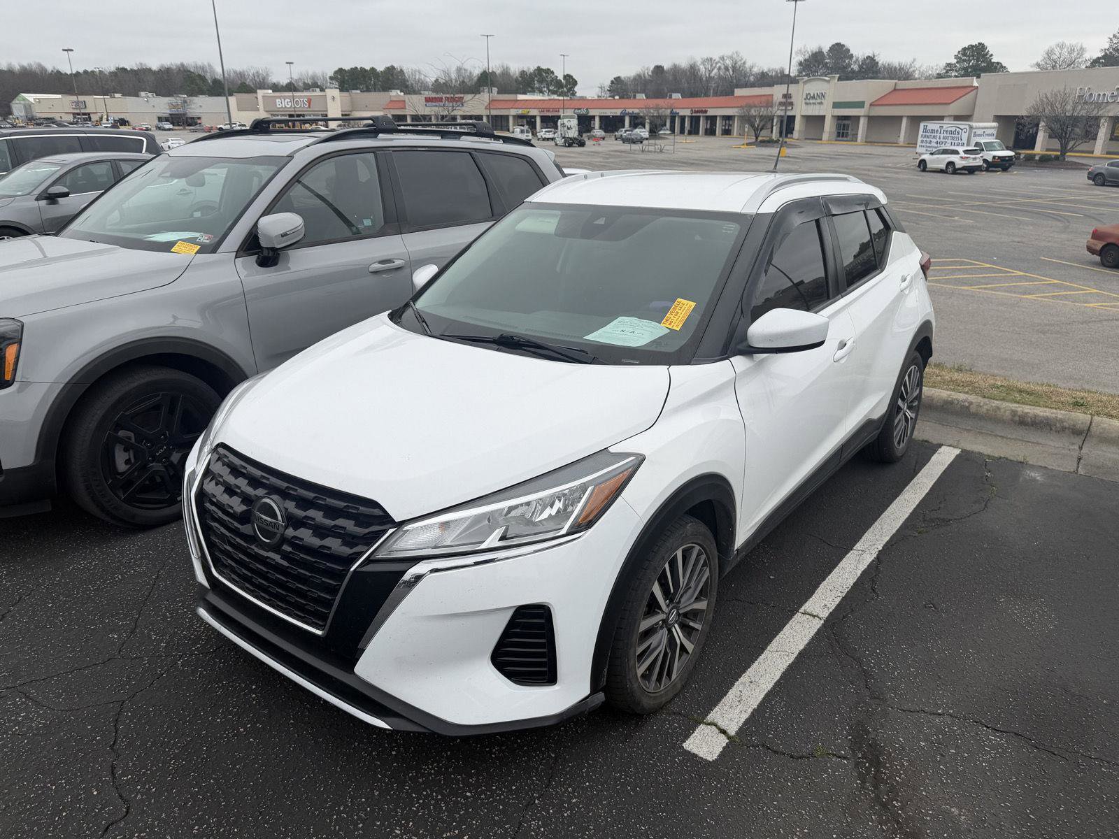 Used 2021 Nissan Kicks SV image 18