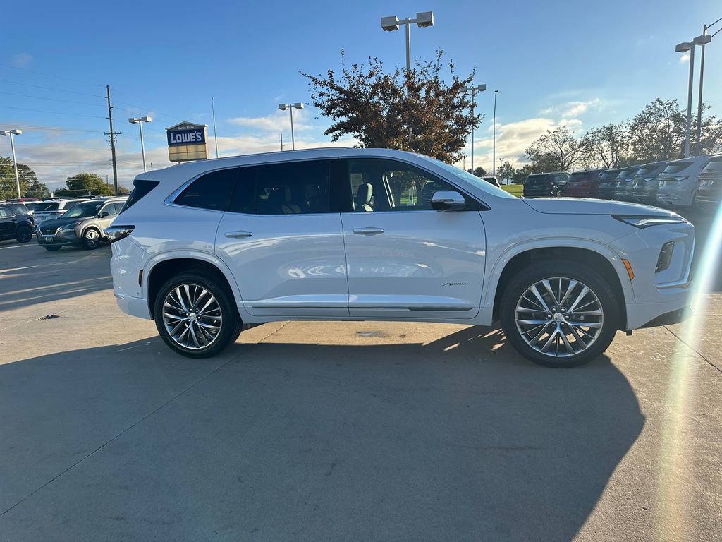 New 2026 Buick Enclave Avenir image 9