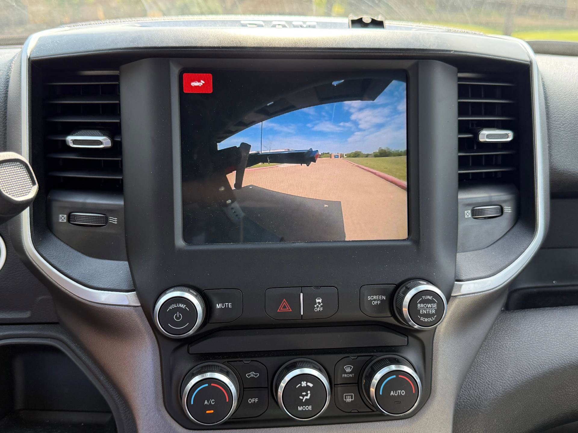 Used 2024 RAM 5500 SLT w/ Quick Order Package 2YG SLT image 18