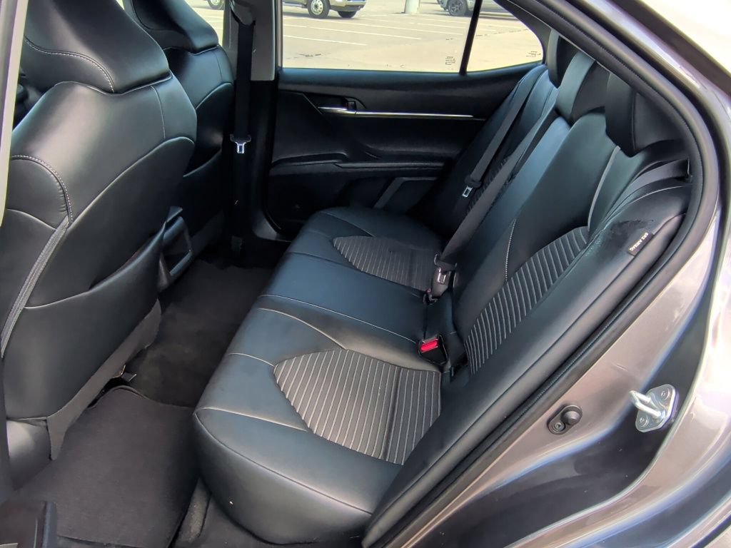Used 2022 Toyota Camry SE FWD image 32
