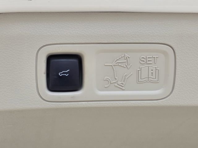 Used 2018 Lincoln Navigator Select w/ Technology Package image 34