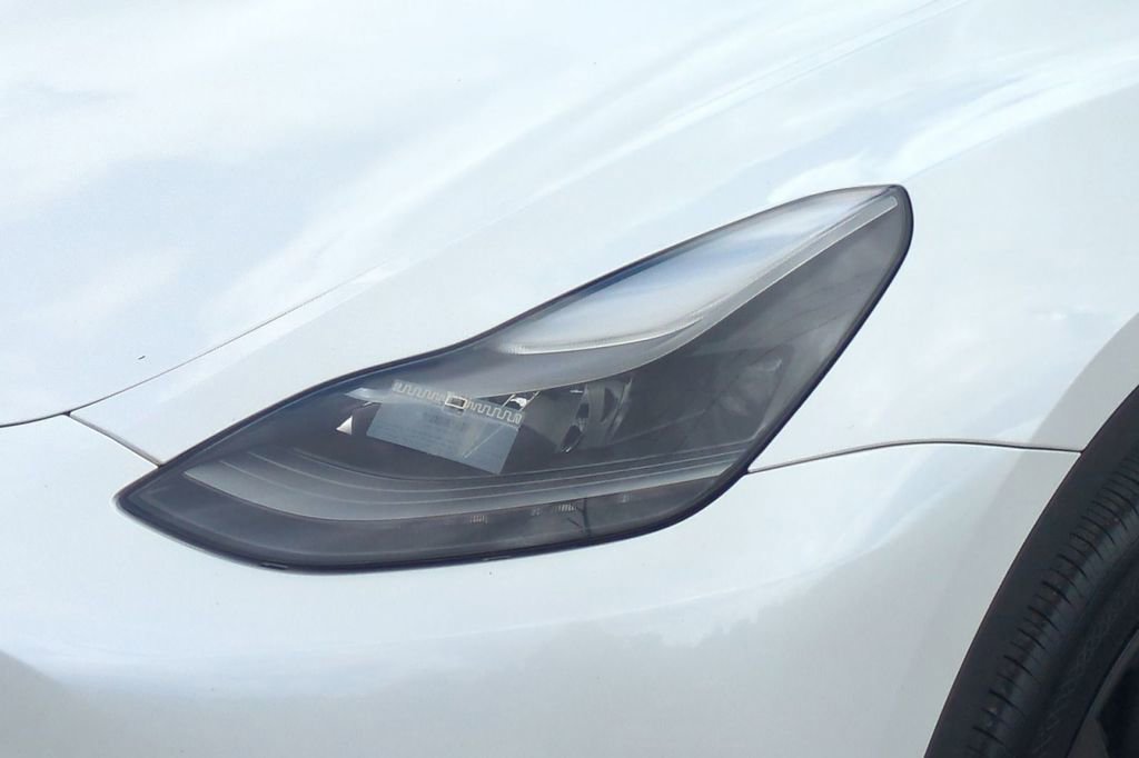 Used 2022 Tesla Model Y Long Range AWD/4WD image 22