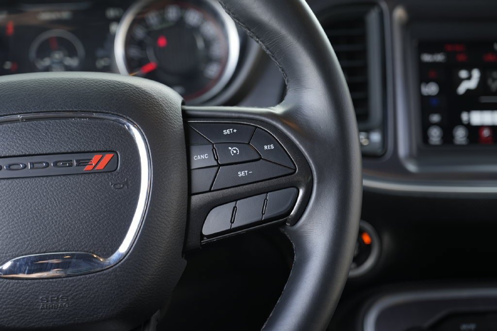Used 2018 Dodge Challenger SXT RWD image 35