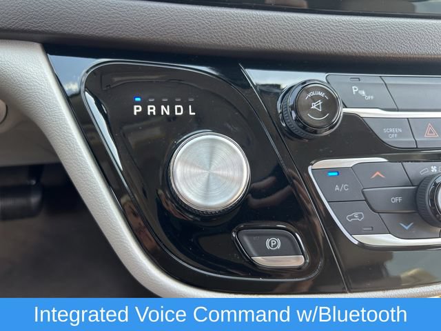 Used 2017 Chrysler Pacifica Touring-L Plus FWD image 16