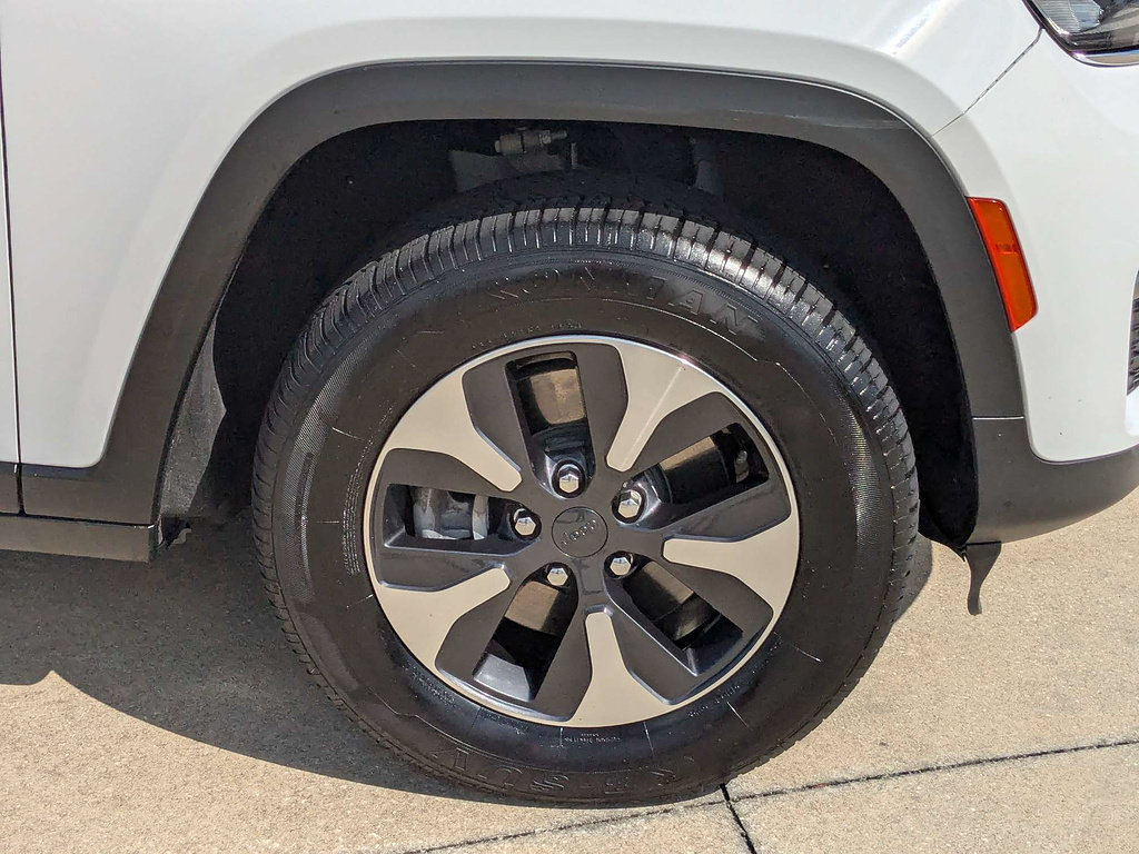 Certified 2024 Jeep Grand Cherokee Limited 4xe AWD/4WD image 11