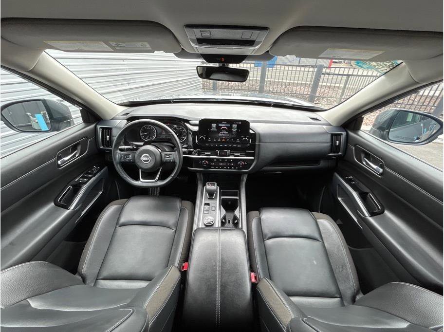 Used 2024 Nissan Pathfinder SL image 14