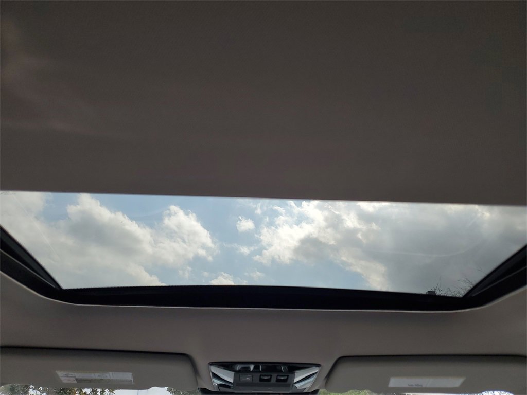 New 2026 Mitsubishi Outlander SEL image 16