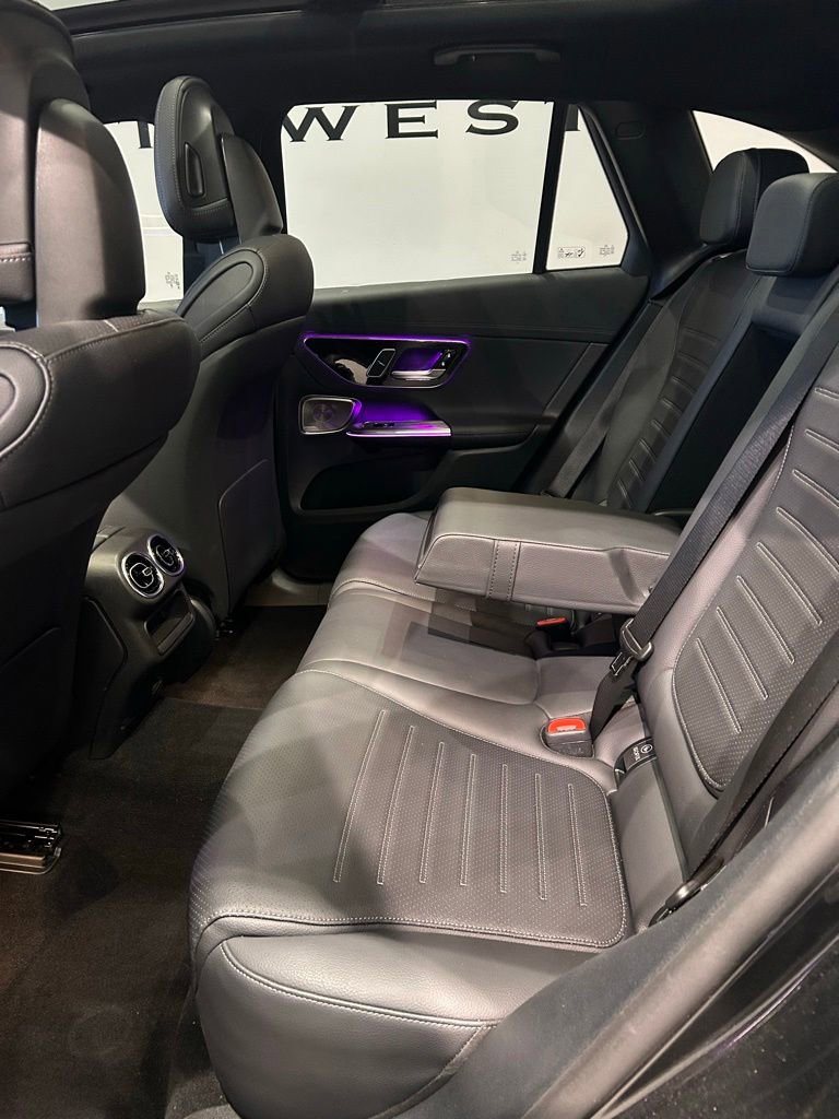 Used 2025 Mercedes-Benz GLC 300 4MATIC image 23