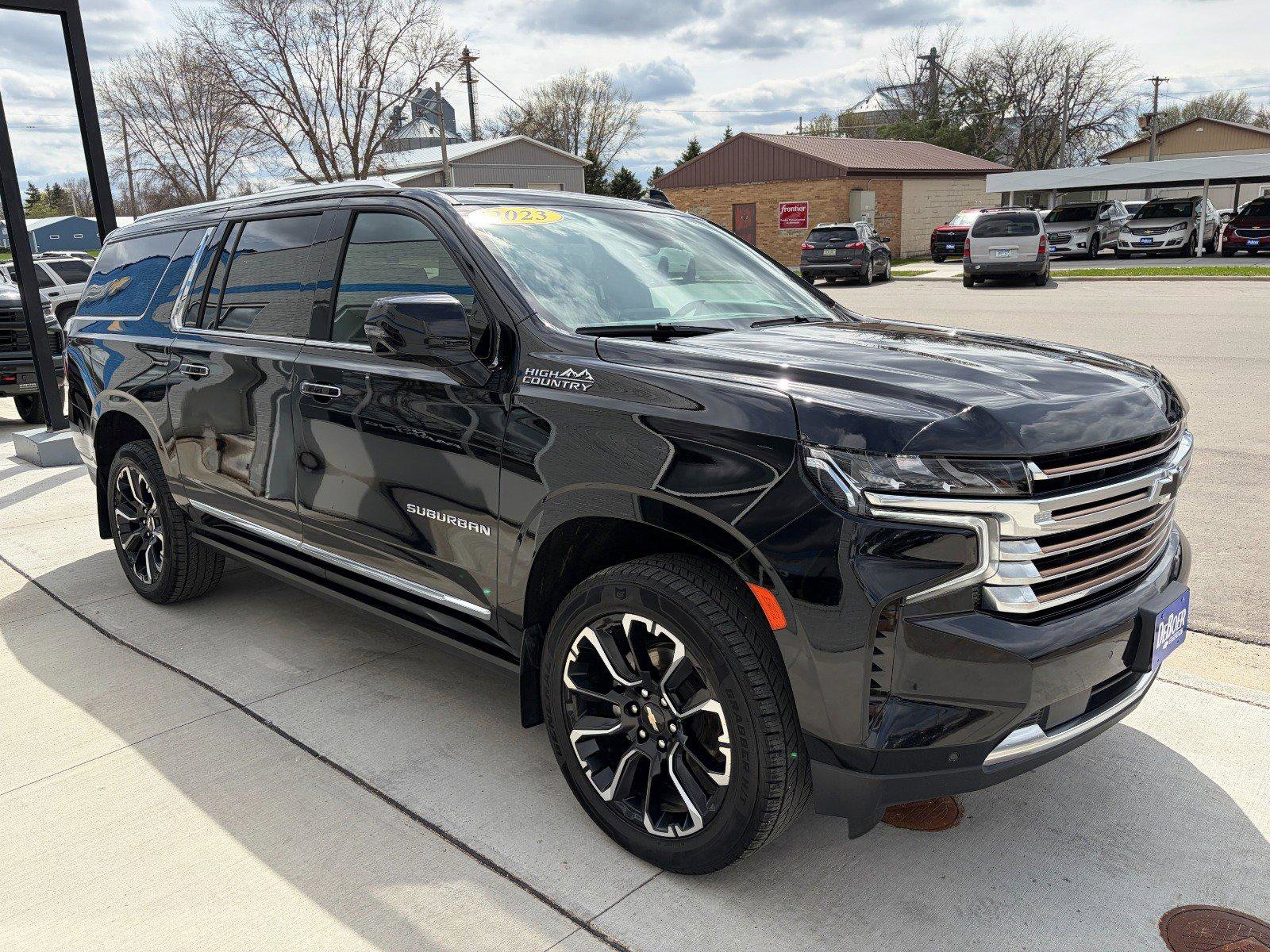 Used 2023 Chevrolet Suburban High Country AWD/4WD image 6