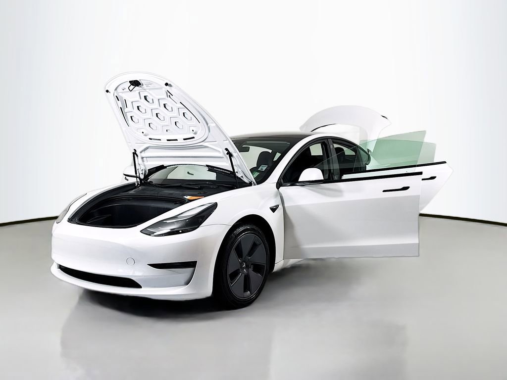 Used 2023 Tesla Model 3 Standard Range image 29