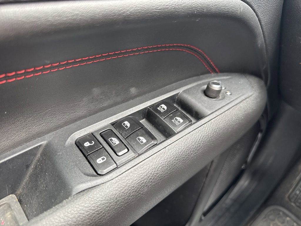Used 2025 Jeep Compass Trailhawk AWD/4WD image 38