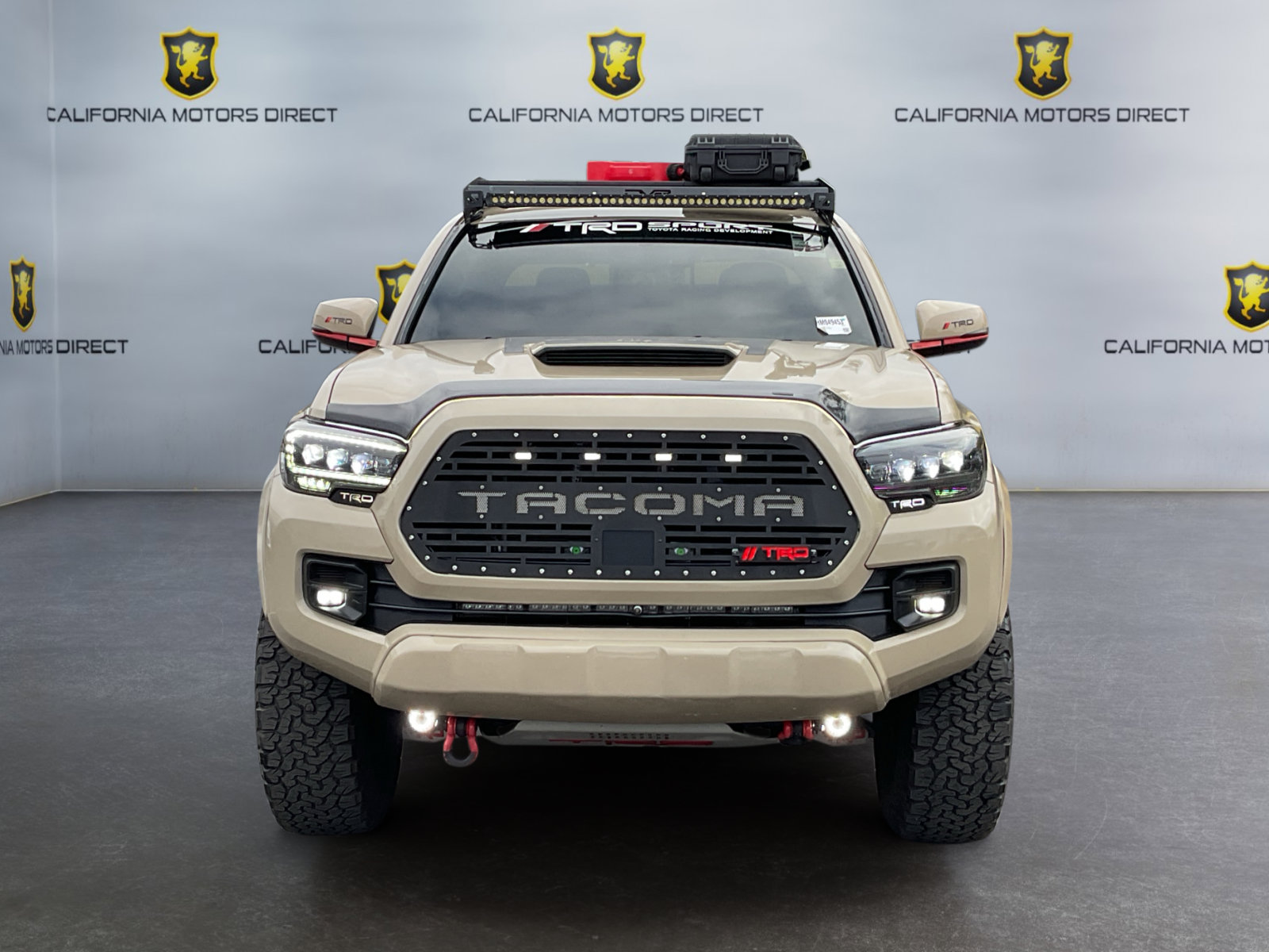 Used 2017 Toyota Tacoma TRD Sport w/ Tow Package RWD image 2