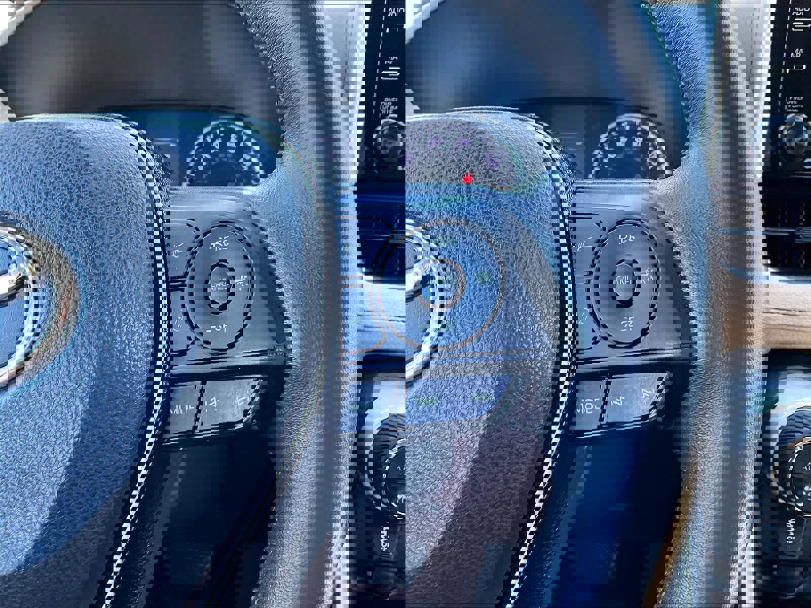 Used 2021 Toyota RAV4 XLE w/ Convenience Package AWD/4WD image 24