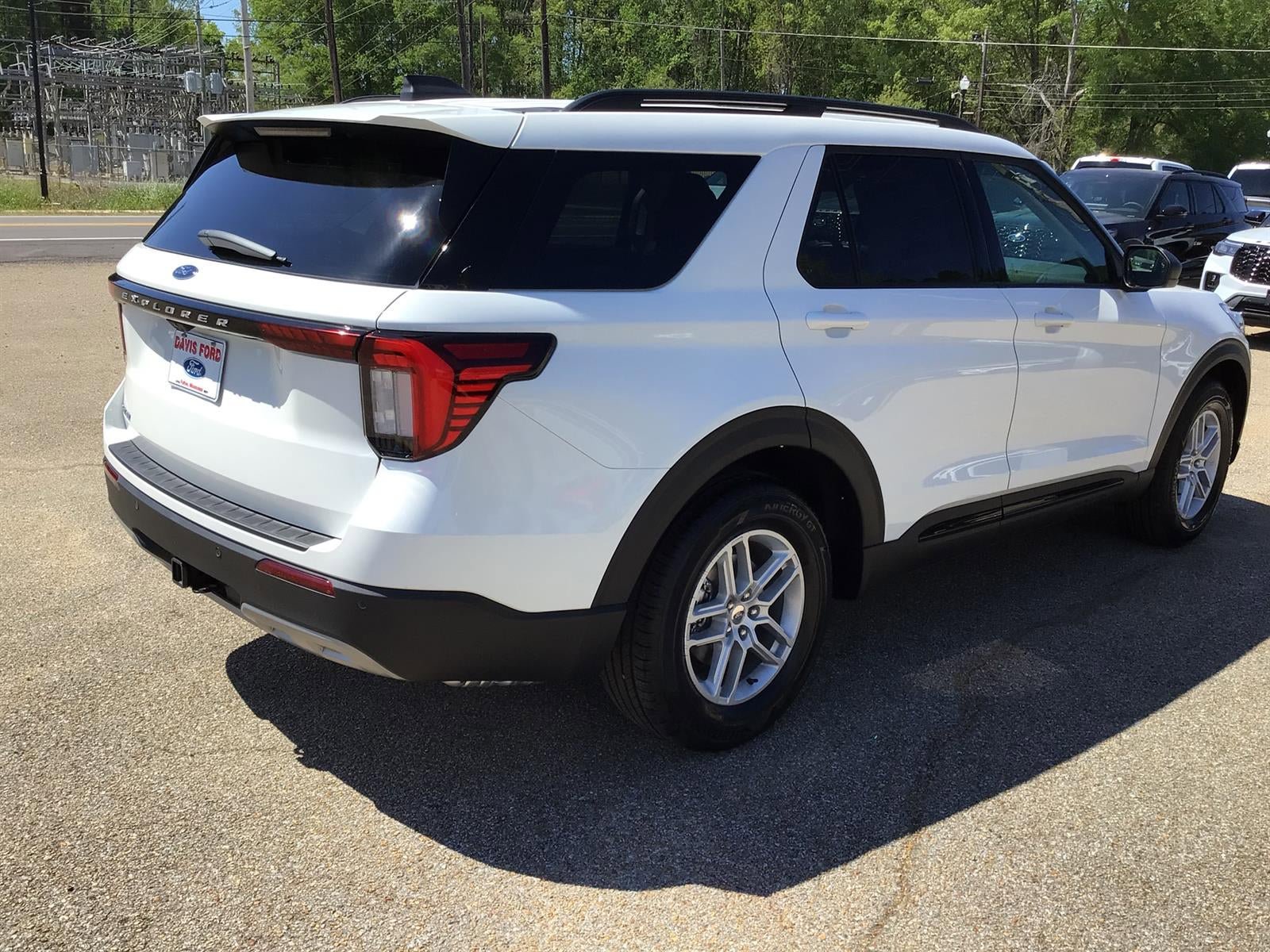 New 2026 Ford Explorer Active image 8