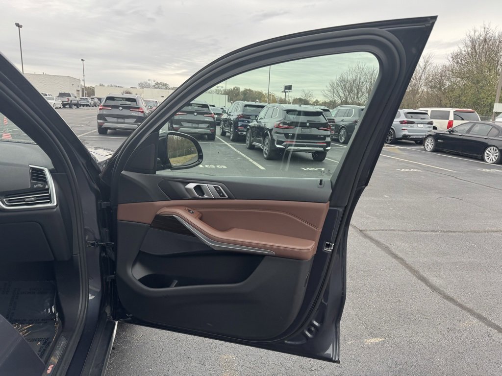 Used 2019 BMW X5 xDrive40i w/ Convenience Package image 10