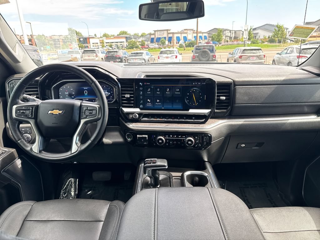 Used 2023 Chevrolet Silverado 1500 LTZ AWD/4WD image 12